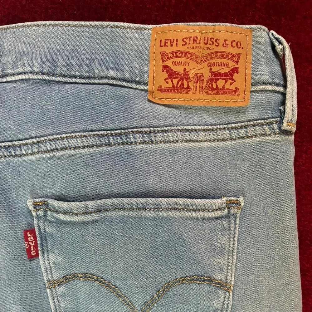 Levis 720 High Rise Super Skinny Jeans Light Wash Blue 31x30 Vintage Y2K 2000s